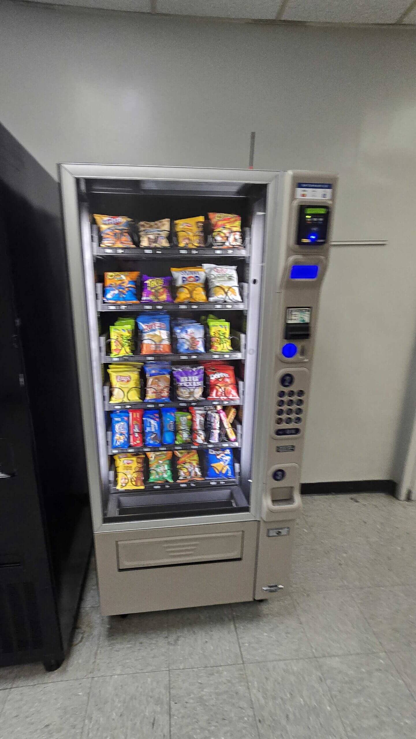 Card Reader free vending machine in south florida